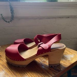 MIA leather clog sandals in red size 38